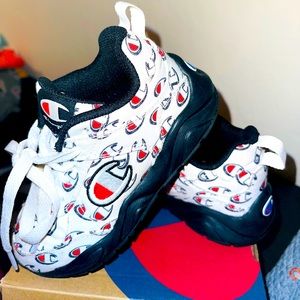 SOLD✅ toddler sneakers